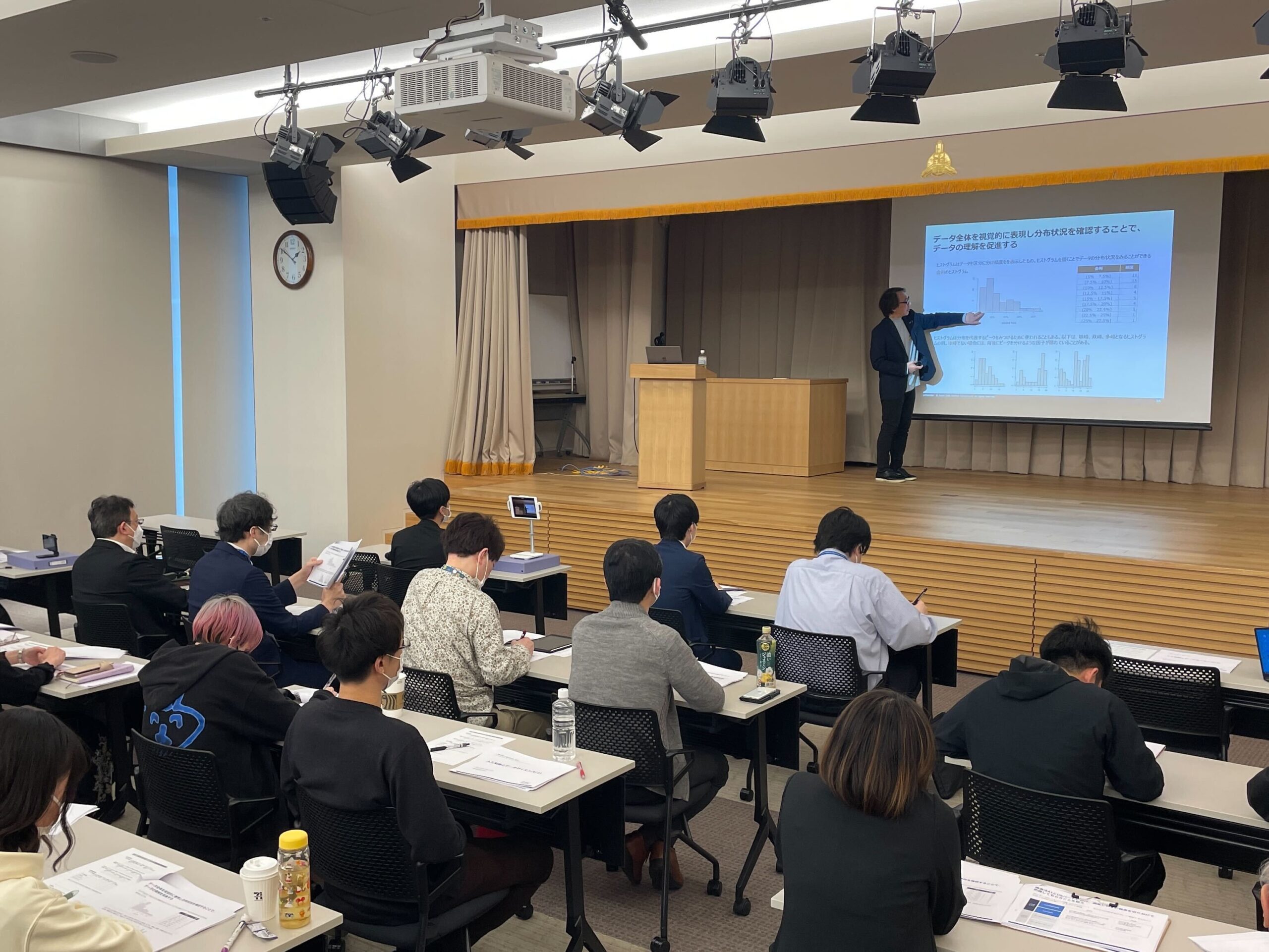 学校法人電波学園東京電子専門学校で、データサイエンスに関する講演を行いました。